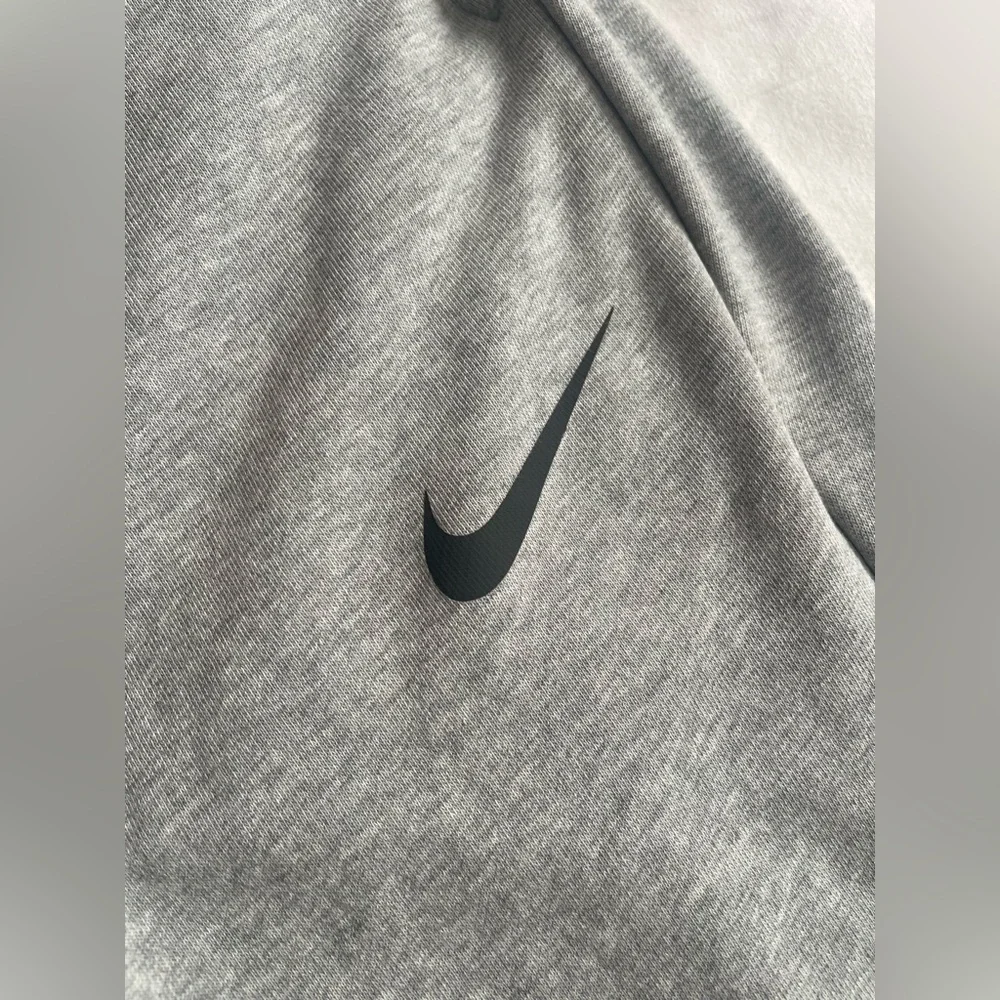 Nike Black and Gray Sweatpants - Picture 2 of 5